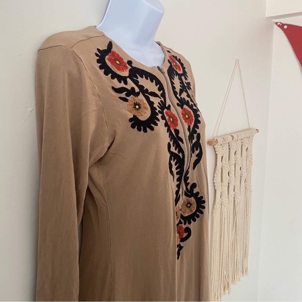 Vintage Ritu Kumar Tan Long Sleeve Boho Dress Red & Black Embroidered Size 4 - Picture 5 of 11